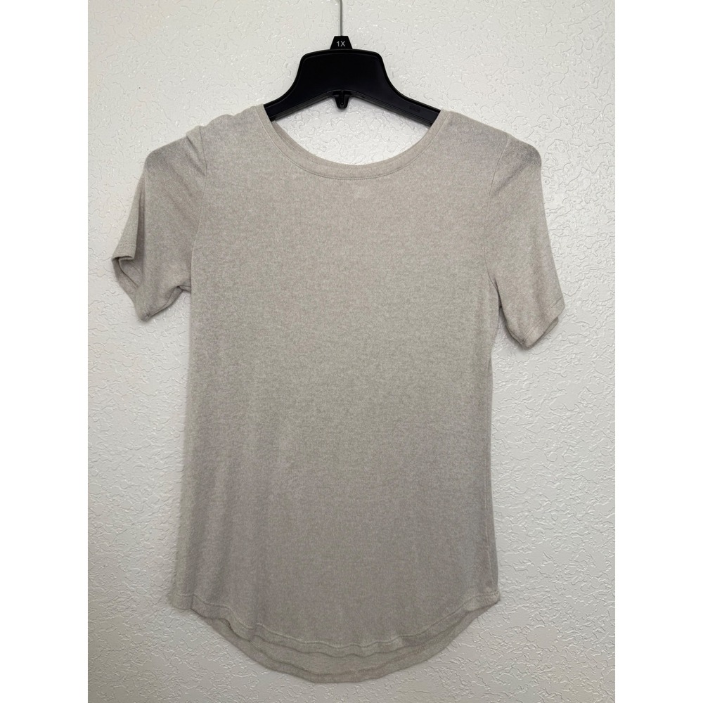Old Navy Luxe Womens XS Short Sleeve Crew Neck Curved Hem Tee‎ Oatmeal Beige